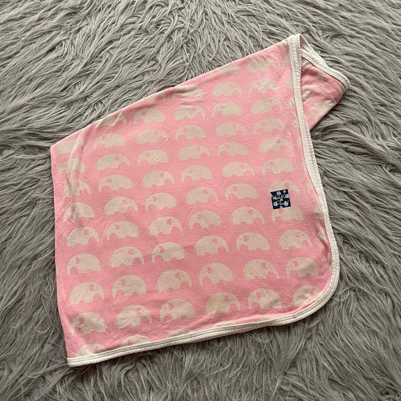 Kickee Pants Bamboo Baby Blanket / Swaddle Pink White Elephants Baby Girl - Picture 1 of 3